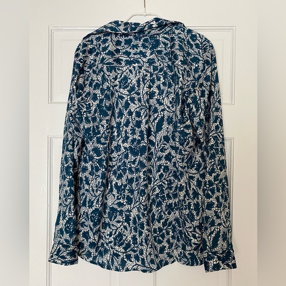 Ann Taylor button down blouse, Size M - Picture 2 of 6